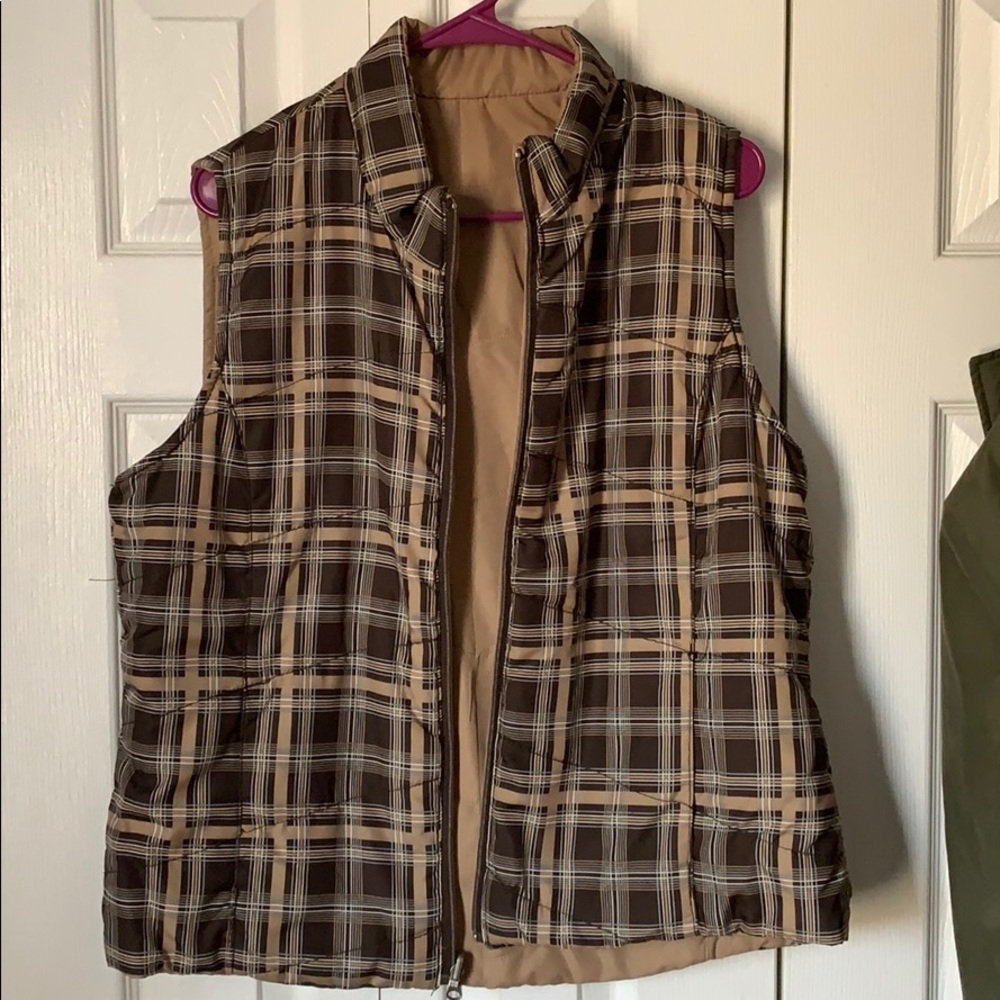 Women’s puffy vest